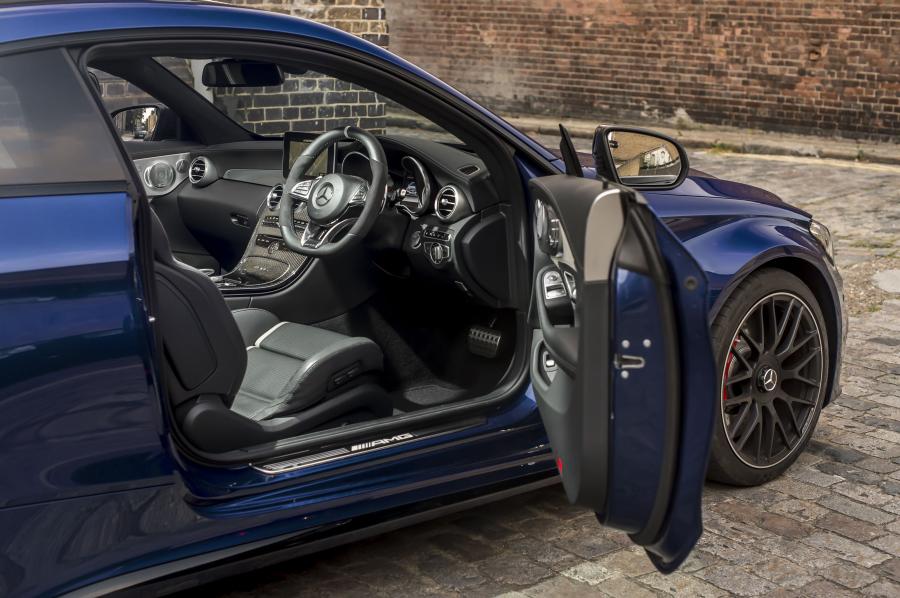 Mercedes-AMG C63 S Coupe 2016 года  (UK) (фото 23 из 30)